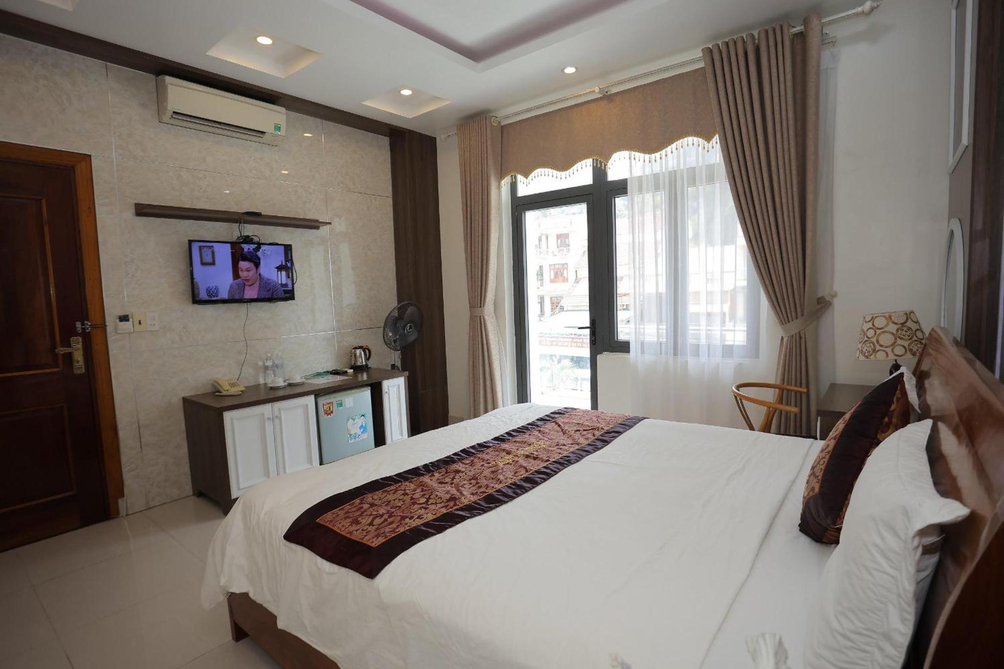 Phong Nha Jasmine Hostel & Roof Top Bar Exterior photo