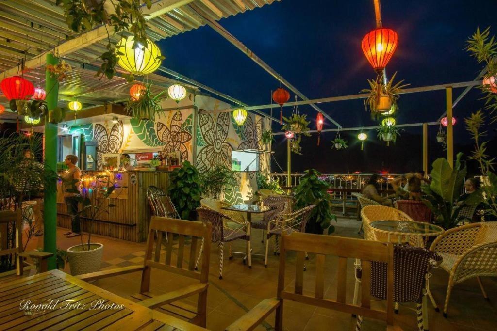 Phong Nha Jasmine Hostel & Roof Top Bar Exterior photo